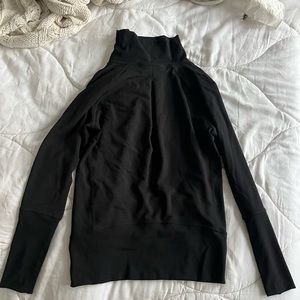 Lululemon kangaroo pouch turtle neck pullover